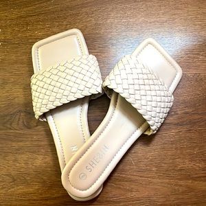 Nude flat sandal! Brand New!!
